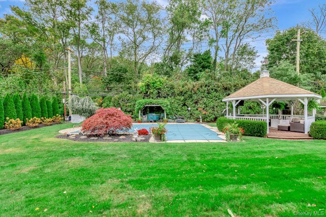 74 Lauren Avenue, Dix Hills, NY 11746