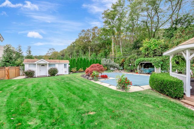 74 Lauren Avenue, Dix Hills, NY 11746