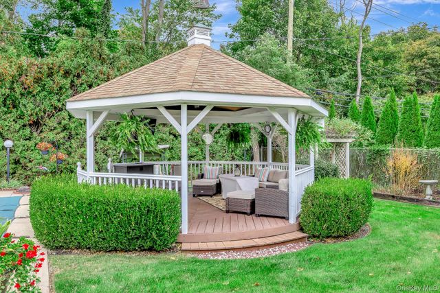 74 Lauren Avenue, Dix Hills, NY 11746