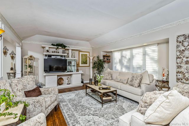 74 Lauren Avenue, Dix Hills, NY 11746