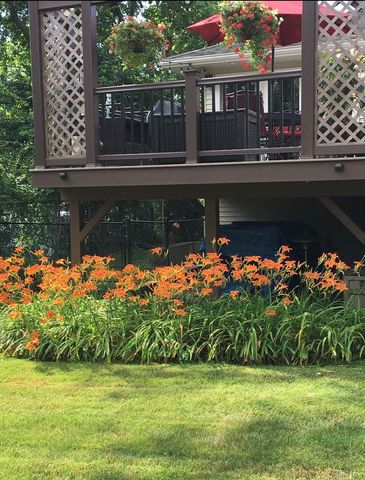 74 Lauren Avenue, Dix Hills, NY 11746