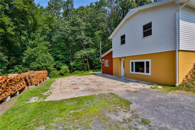 50 Mountain Top Drive, Easton, PA 18042