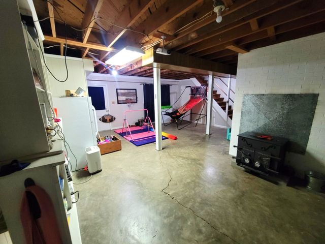 43 Hillcrest Dr, Paris, TN 38242