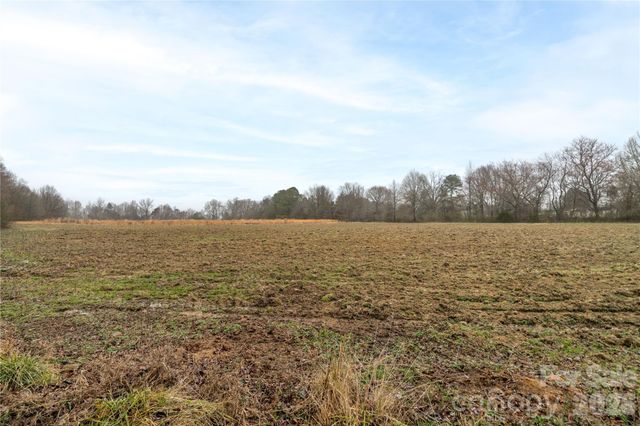 6507 Frieden Church Road, Gibsonville, NC 27249