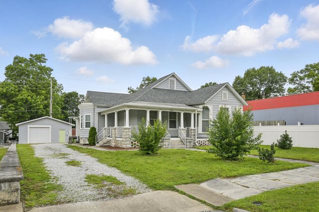 1209 South Garrison Avenue, Carthage, MO 64836