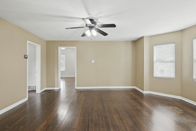 1209 South Garrison Avenue, Carthage, MO 64836
