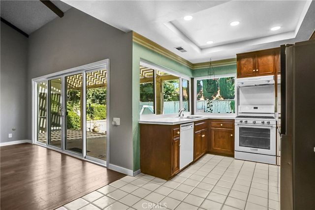 25136 Avenida Rondel, Valencia, CA 91355