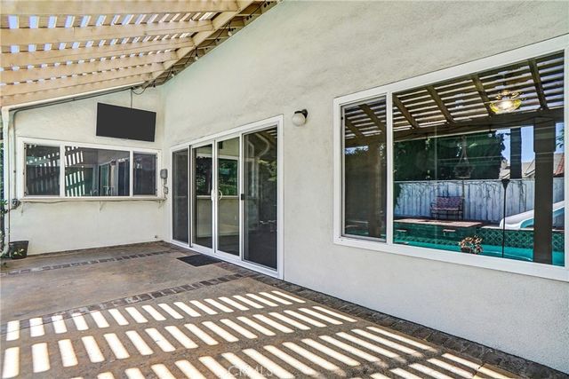 25136 Avenida Rondel, Valencia, CA 91355