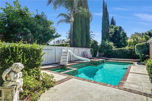 25136 Avenida Rondel, Valencia, CA 91355