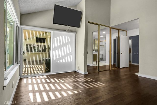 25136 Avenida Rondel, Valencia, CA 91355