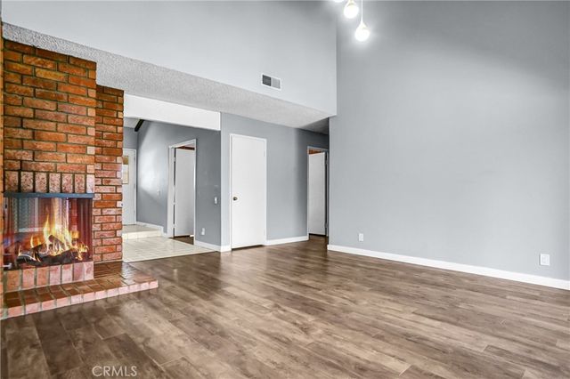 25136 Avenida Rondel, Valencia, CA 91355