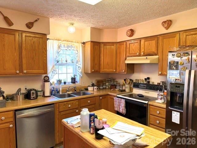 4084 Carpenters Cove Road, Claremont, NC 28610