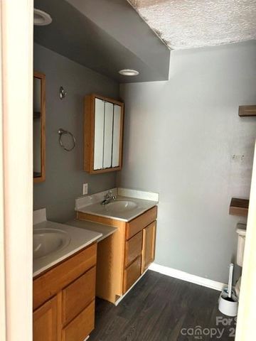 4084 Carpenters Cove Road, Claremont, NC 28610