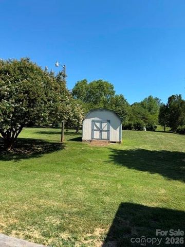 4084 Carpenters Cove Road, Claremont, NC 28610