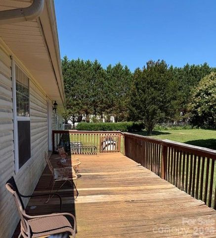 4084 Carpenters Cove Road, Claremont, NC 28610