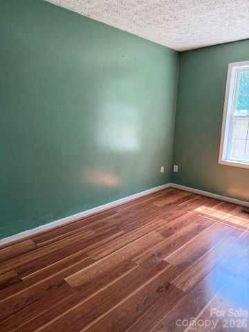 4084 Carpenters Cove Road, Claremont, NC 28610