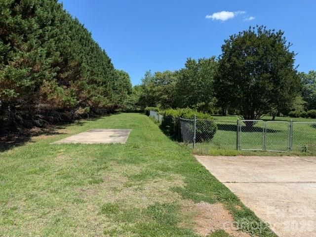 4084 Carpenters Cove Road, Claremont, NC 28610