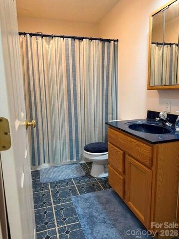 4084 Carpenters Cove Road, Claremont, NC 28610