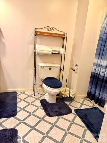 4084 Carpenters Cove Road, Claremont, NC 28610