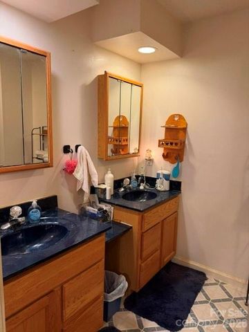 4084 Carpenters Cove Road, Claremont, NC 28610