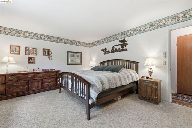 23606 Ontario Dr, Twain Harte, CA 95383