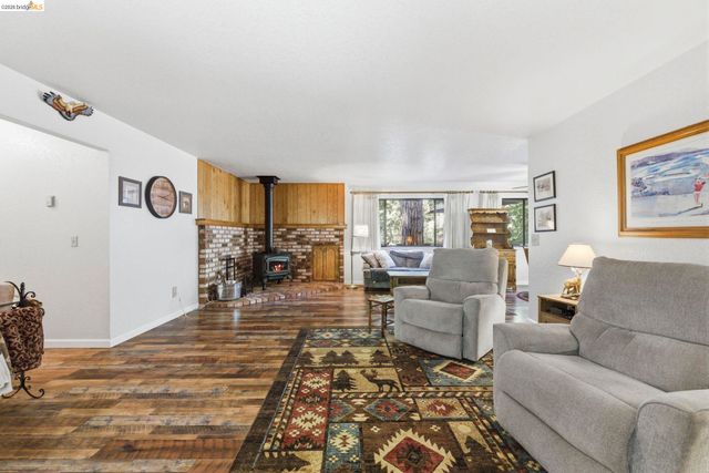 23606 Ontario Dr, Twain Harte, CA 95383