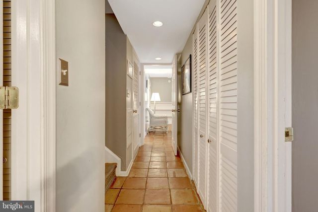 6900 SOUTHRIDGE DR, Mclean, VA 22101