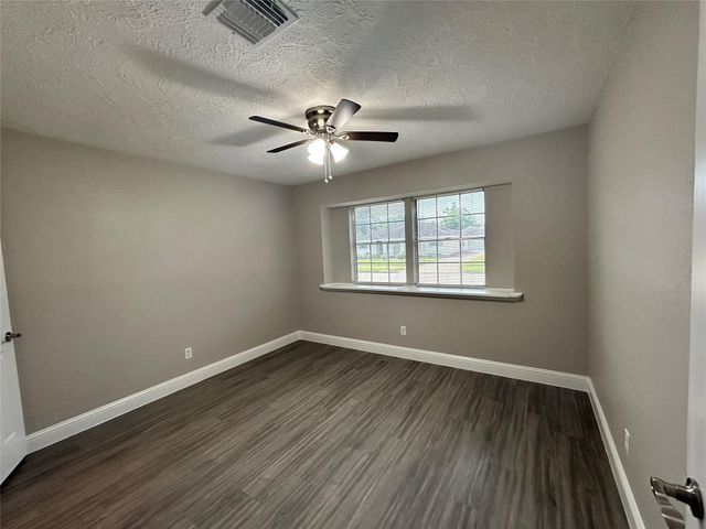 1601 Washington Drive, Deer Park, TX 77536
