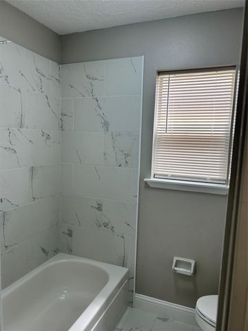 1601 Washington Drive, Deer Park, TX 77536
