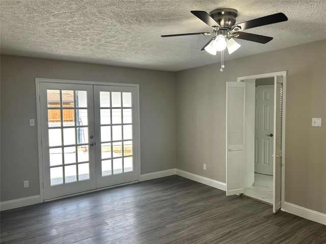 1601 Washington Drive, Deer Park, TX 77536