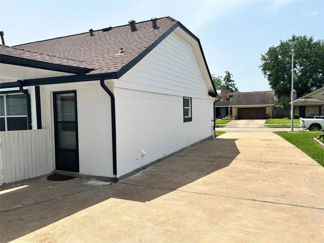 1601 Washington Drive, Deer Park, TX 77536