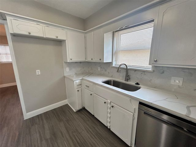 1601 Washington Drive, Deer Park, TX 77536