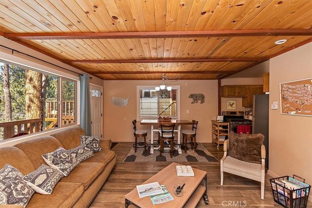 861 Kern, Sugarloaf, CA 92386