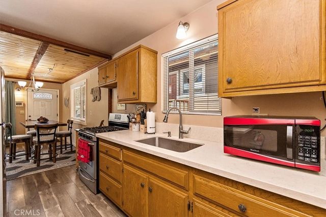 861 Kern, Sugarloaf, CA 92386