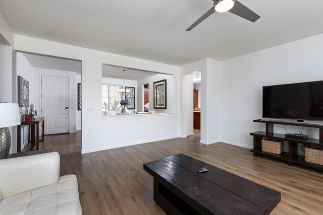 2934 14th Avenue, Kingsburg, CA 93631