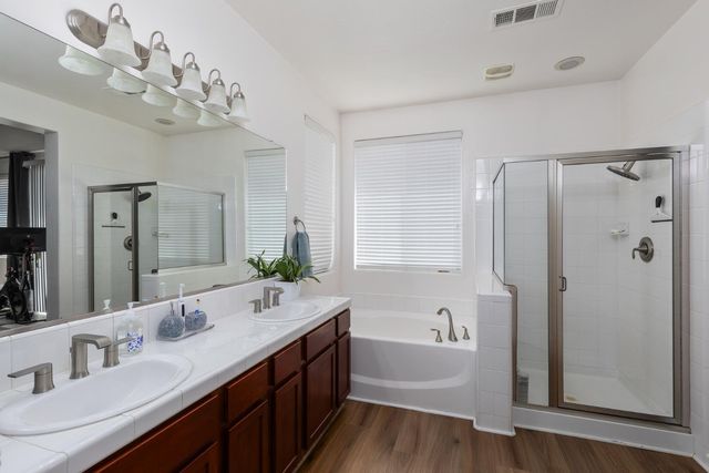 2934 14th Avenue, Kingsburg, CA 93631