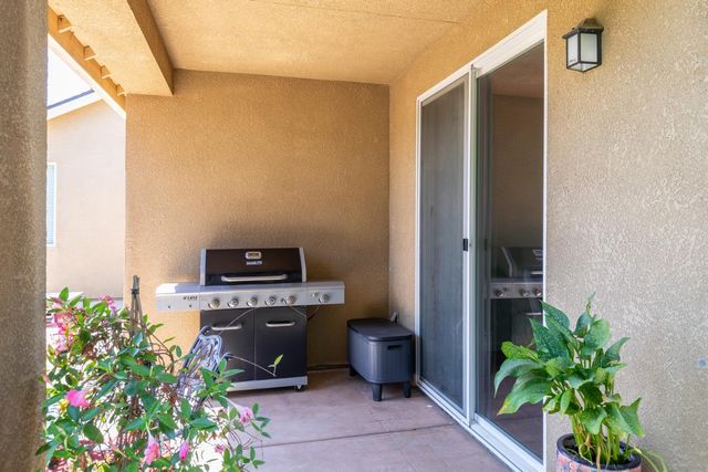 2934 14th Avenue, Kingsburg, CA 93631