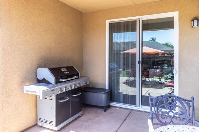 2934 14th Avenue, Kingsburg, CA 93631