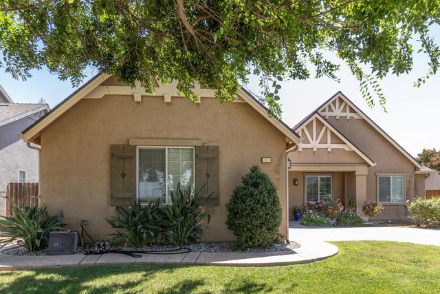 2934 14th Avenue, Kingsburg, CA 93631