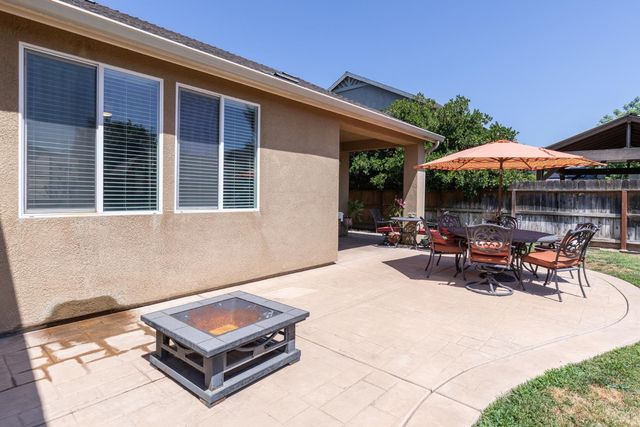 2934 14th Avenue, Kingsburg, CA 93631
