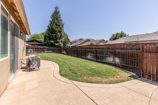 2934 14th Avenue, Kingsburg, CA 93631