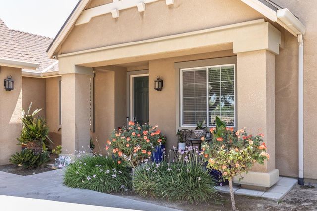 2934 14th Avenue, Kingsburg, CA 93631