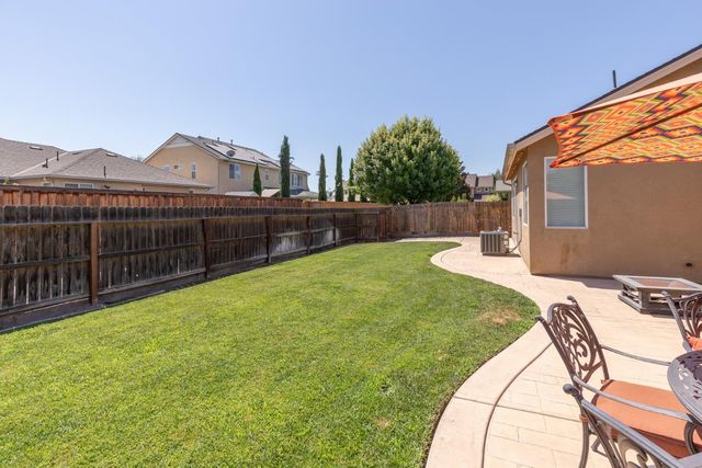 2934 14th Avenue, Kingsburg, CA 93631
