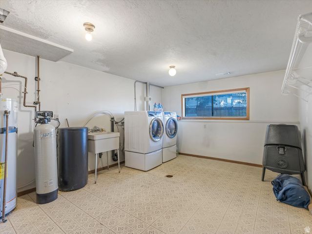 8903 S COBBLE CREST LN, Sandy, UT 84093