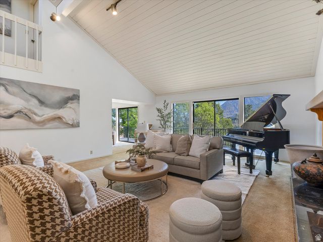 8903 S COBBLE CREST LN, Sandy, UT 84093