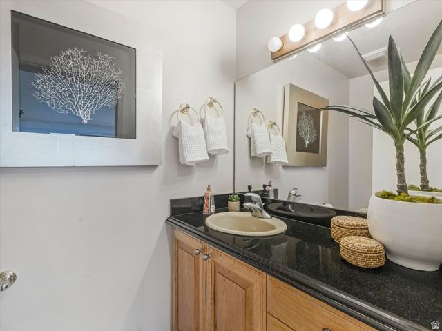 8903 S COBBLE CREST LN, Sandy, UT 84093