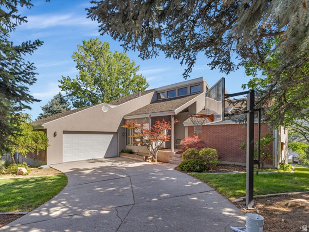 8903 S COBBLE CREST LN, Sandy, UT 84093