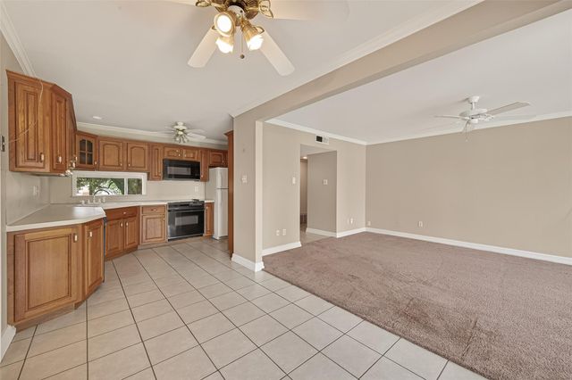 8211 Katy Freeway 19, Houston, TX 77024