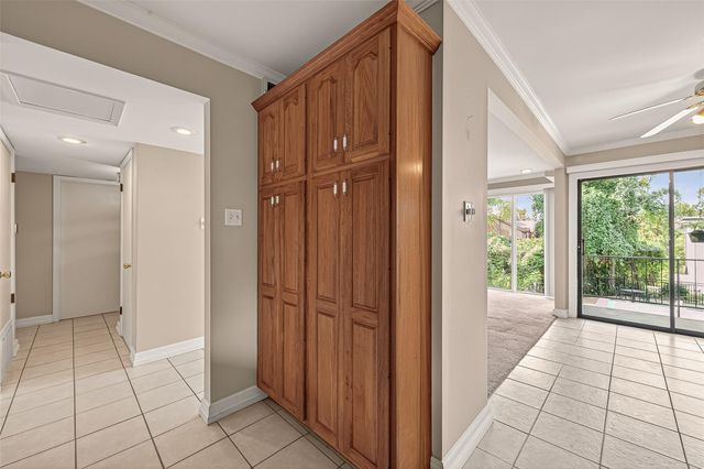 8211 Katy Freeway 19, Houston, TX 77024