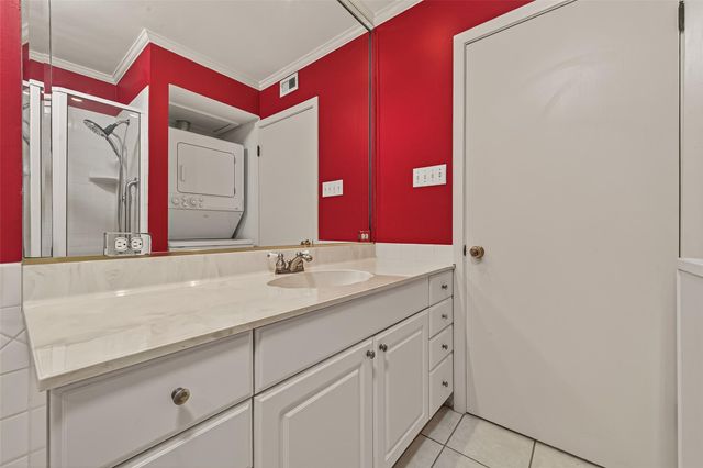 8211 Katy Freeway 19, Houston, TX 77024